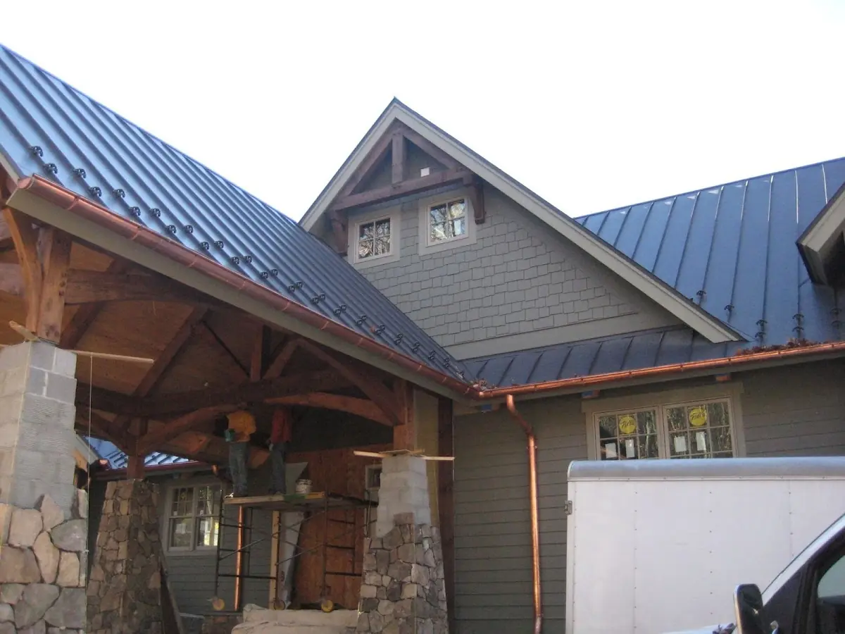 Craftsman Roofing team delivering quality roofing work in Delhi